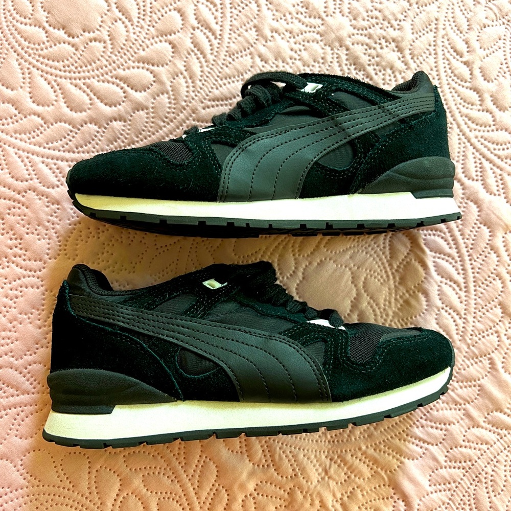 PUMA- black suede sneakers